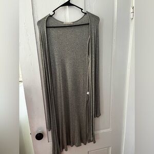 Active USA Gray Long Sleeve Sheath Cardigan